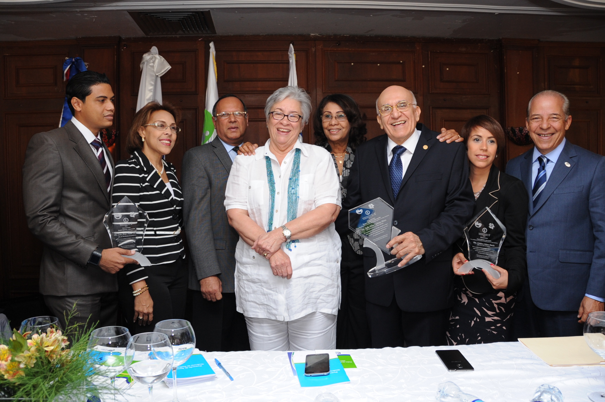 MS reconoce médicos y hospital Dr. Arturo Grullón 