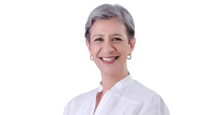 Mary Cantisano, candidata a vicepresidenta de Alianza País, dice la salud no es un negocio 