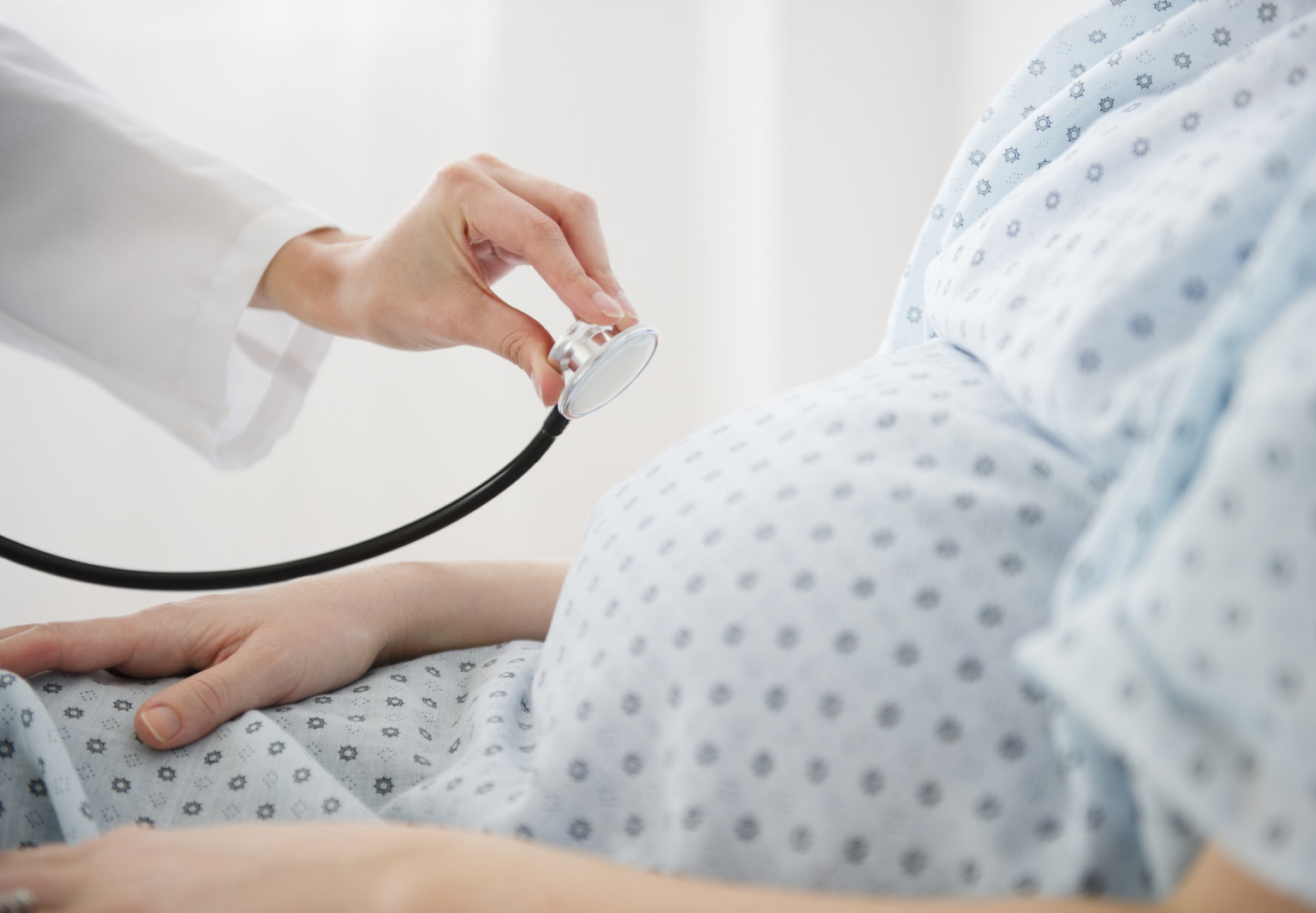 La hipertensión nocturna podría predecir un inicio temprano de preeclampsia 