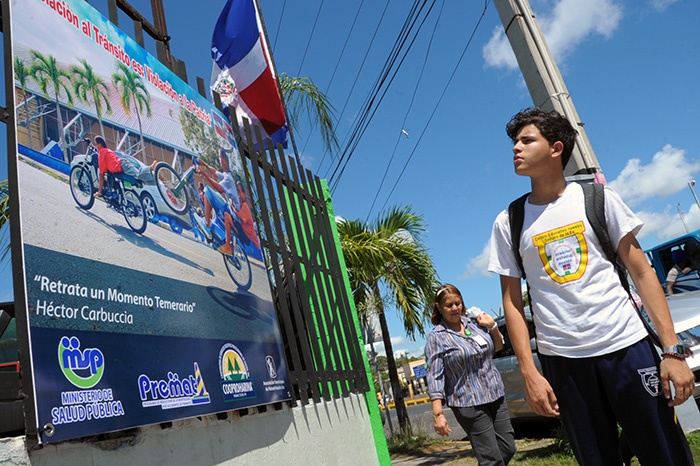 MS presenta 50 imágenes que retratan las imprudencias de conductores dominicanos 