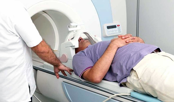 Especialista destaca beneficios de radioterapia estereotáctica en oligometastasis 
