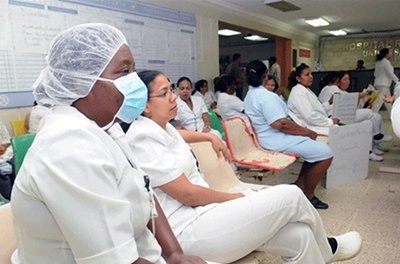Gremios de enfermeras anuncian paralizaciones 