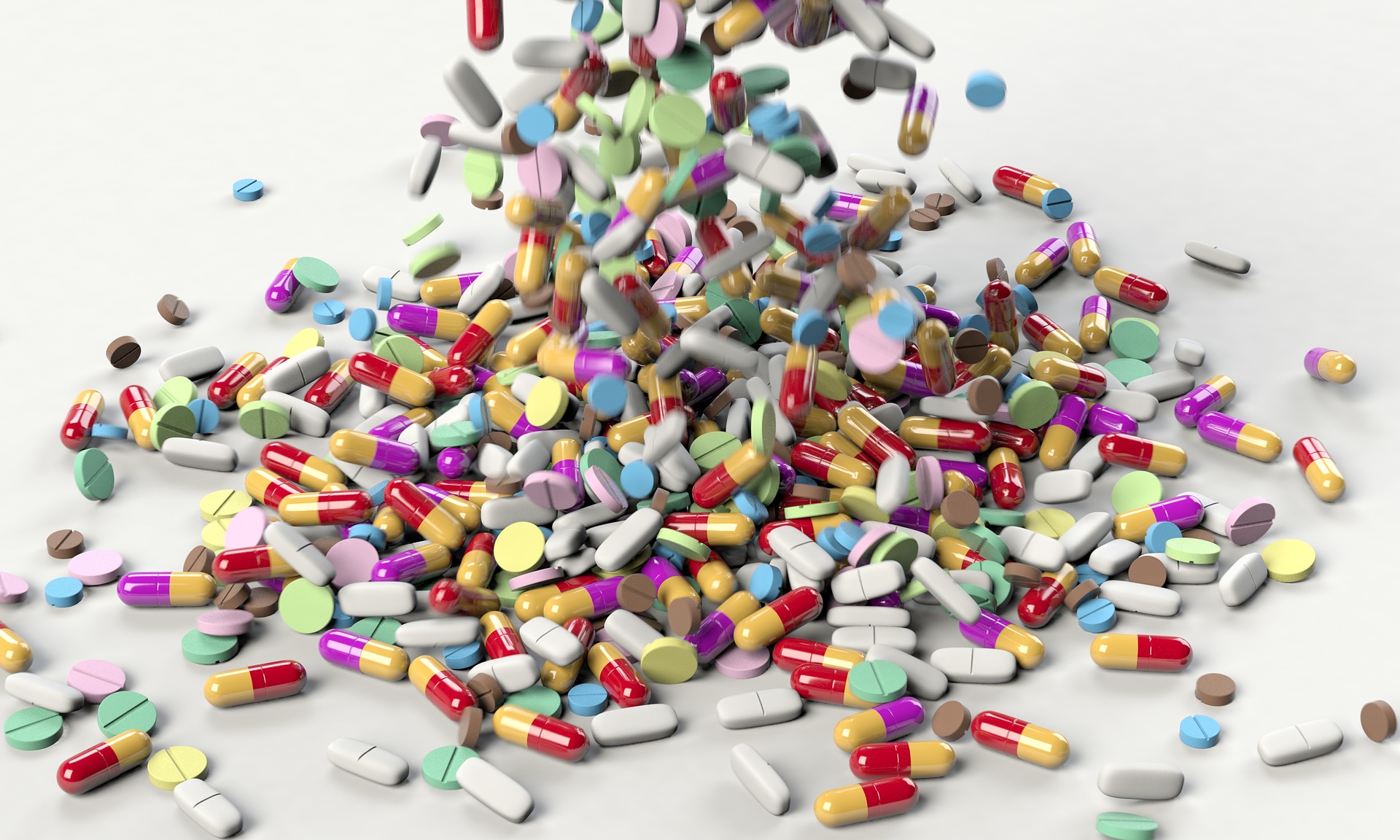 Estudio desmiente que el mayor uso de antibióticos esté relacionado con falta de conocimiento 