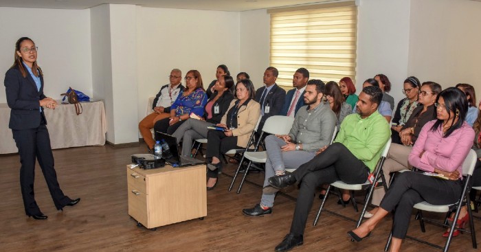 Imparten taller sobre prevención, seguridad y salud en el trabajo 