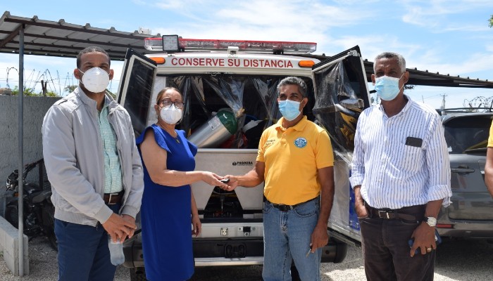 SNS entrega ambulancia a hospital Elio Fiallo de Pedernales 