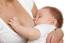 Fundación de ayuda a padres primerizos educa sobre lactancia materna 