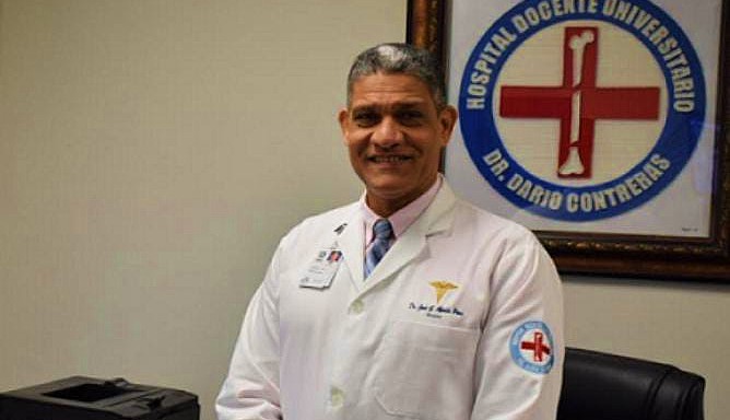 Director hospital Darío Contreras dice espera envíen sustituto 