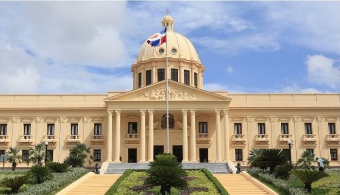 Presidente emite decreto flexibiliza toque de queda y ratifica uso de mascarilla 