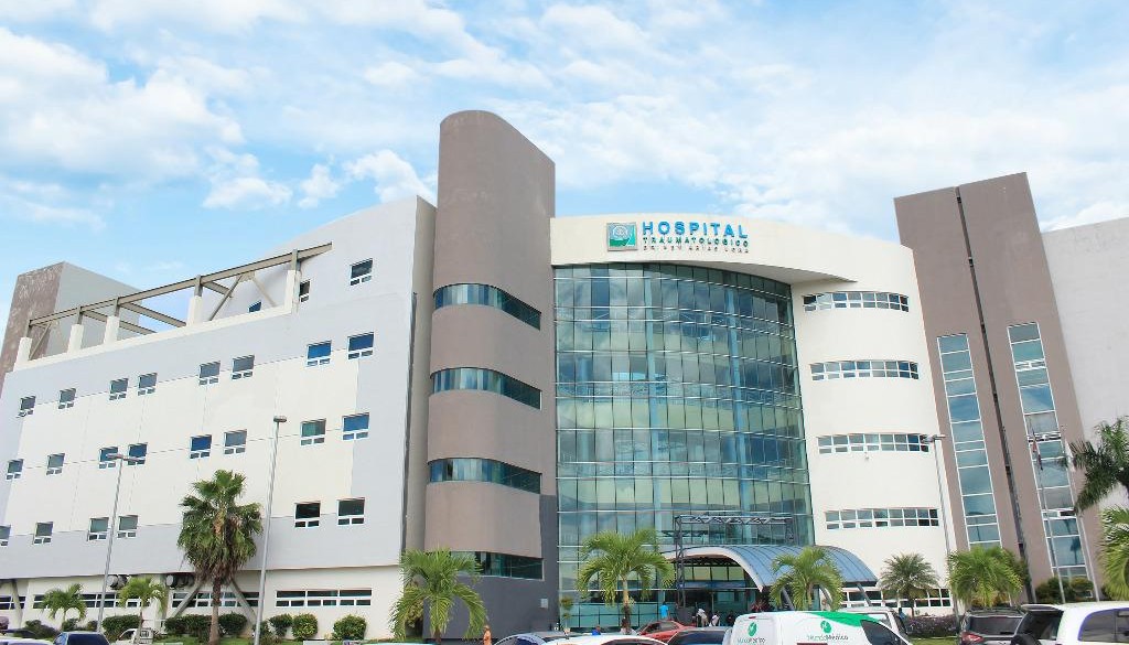 Ney Arias Lora desarrolla operativo quirúrgico de reconstrucción ósea 