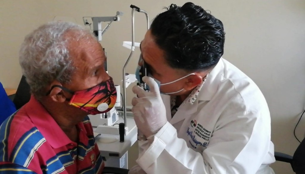 Moscoso Puello ha asistido casi dos mil pacientes con problemas visuales este año 