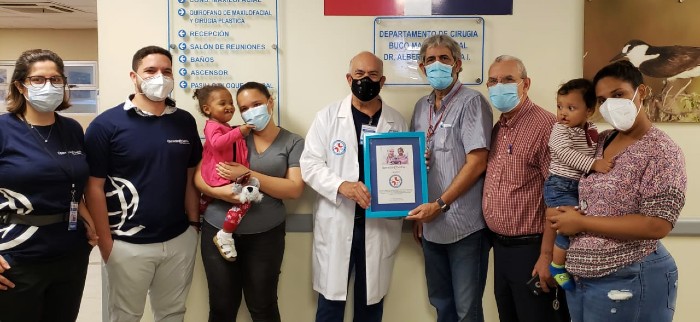 Realizan cirugía a niños con labio leporino y paladar hendido 