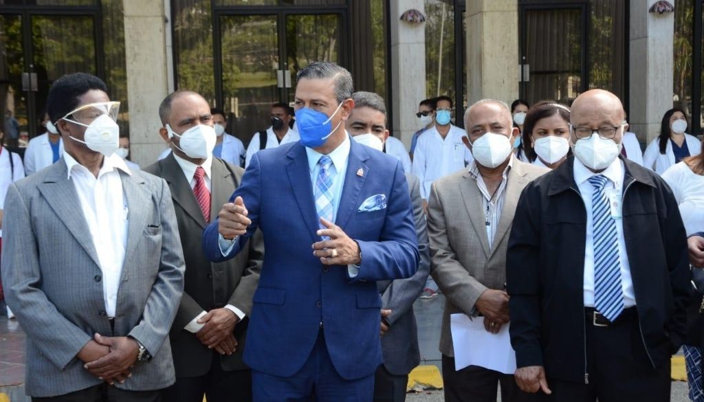 Instalarán puntos gratuitos de tomas de muestras PCR en todo el país 