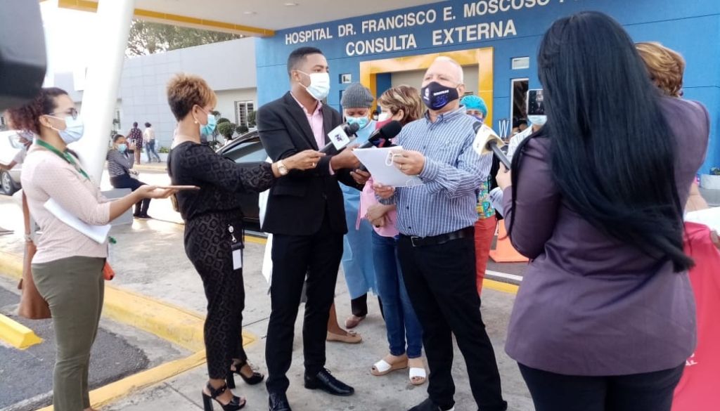 Demandan pago incentivos del SeNaSa en hospital Moscoso Puello 