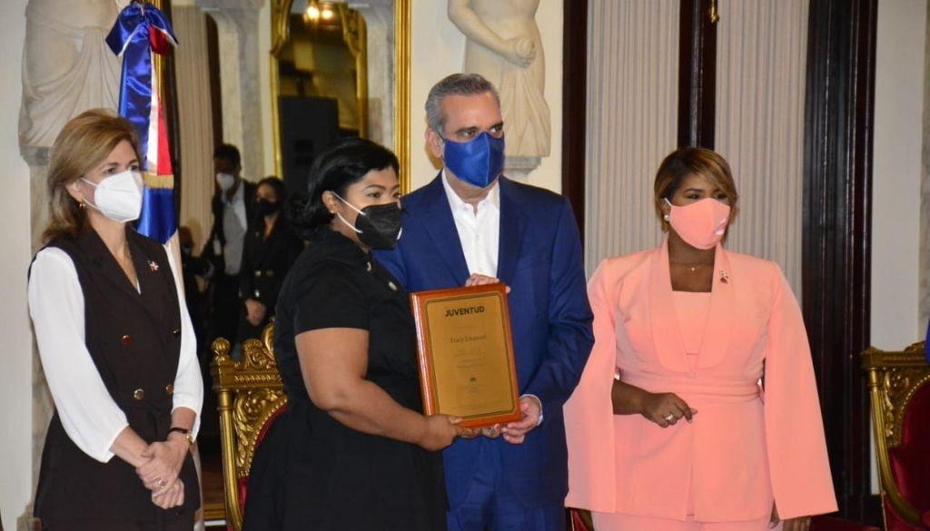 Reconocen jóvenes  profesionales de la salud en Premio Nacional de la Juventud 