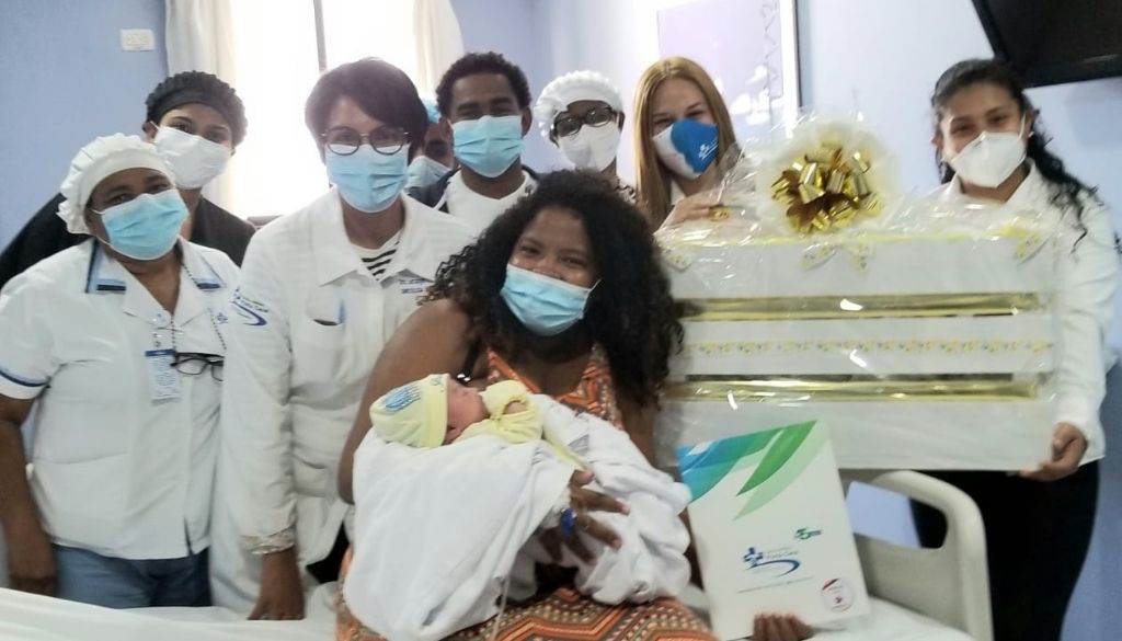 Centro Médico Punta Cana recibe primer bebé del 2021 