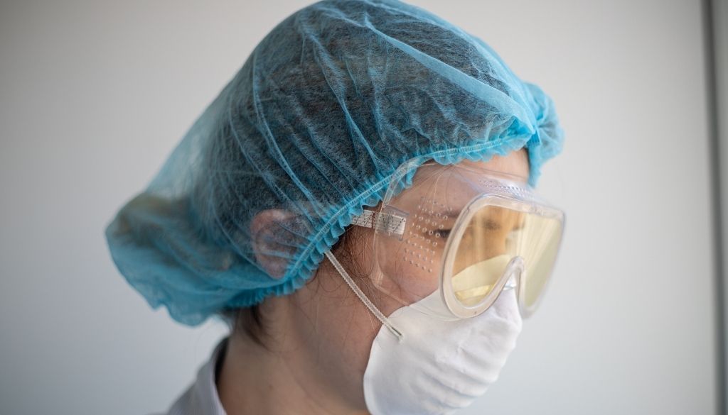 Más de 4 mil profesionales de la salud se han infectado con COVID-19 