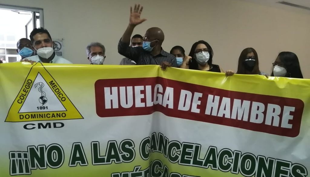 Médicos cancelados se declaran en huelga de hambre indefinida (VIDEO) 