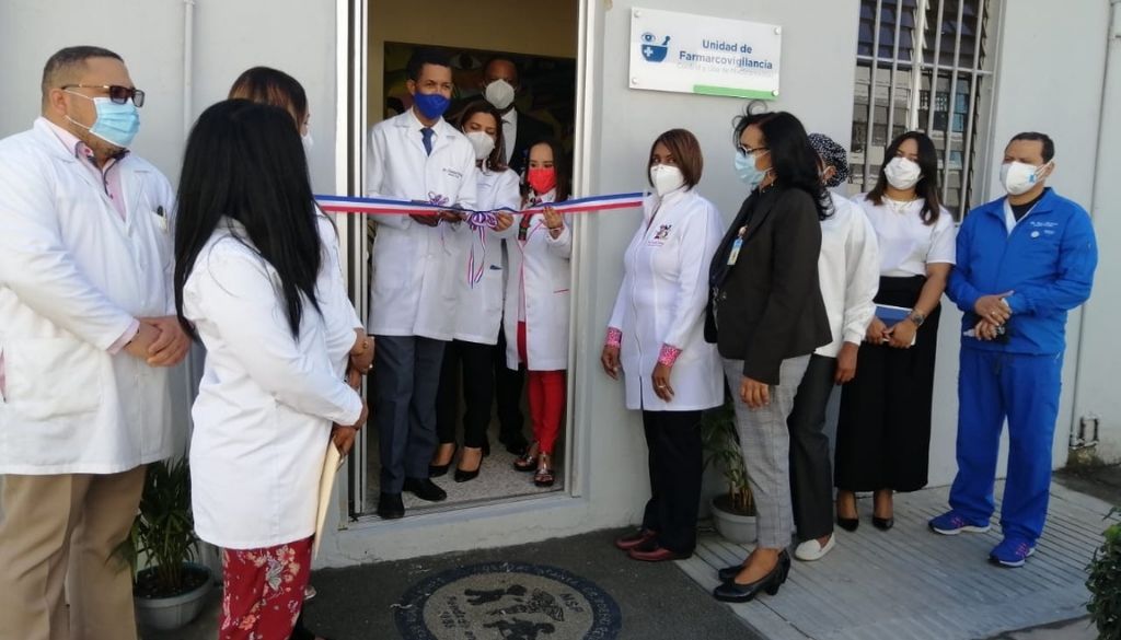 Hospital Robert Reid Cabral apertura Unidad de Farmacovigilancia 