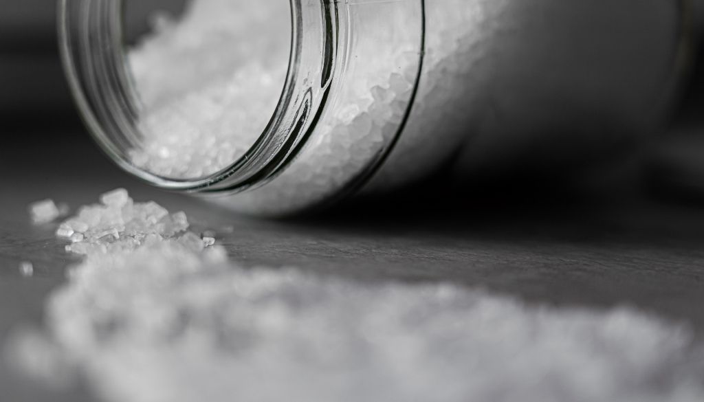 Consumir sal baja en sodio previene derrame cerebral, según estudio 