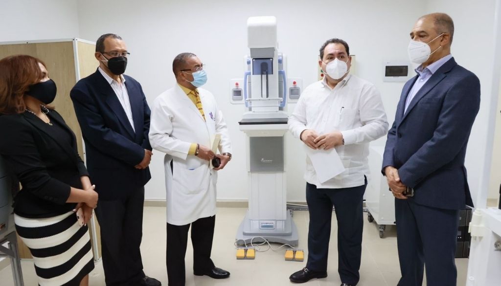 Invierten RD$14.6 millones en equipamiento dos hospitales de La Vega 