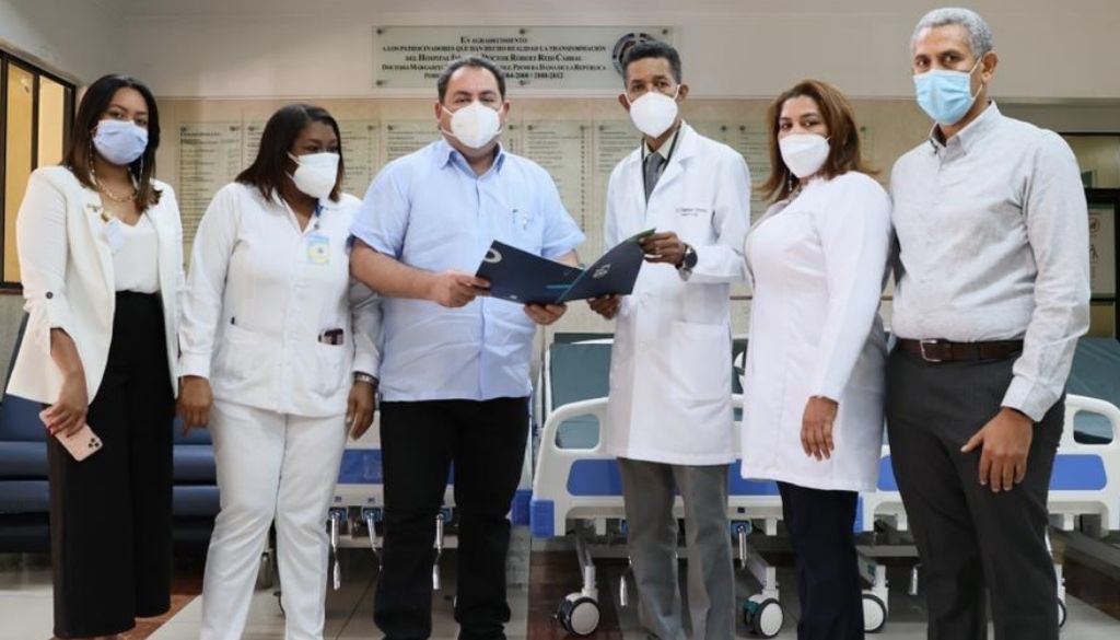 Entregan equipos a cinco hospitales 