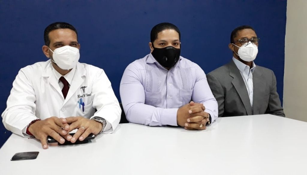 Médicos denuncian incumplimiento del director del SNS 