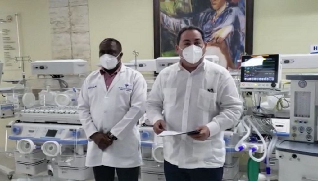 Entregan equipos a Maternidad San Lorenzo de Los Mina 