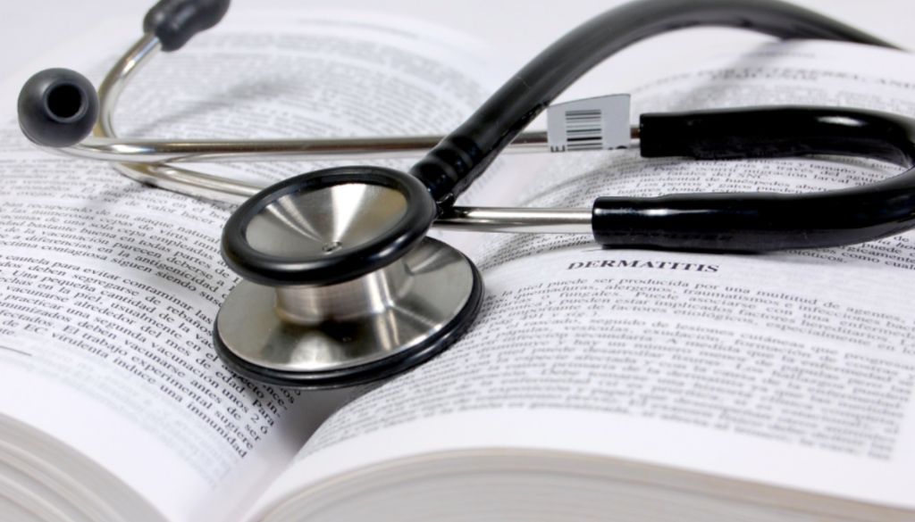 ¿Qué están haciendo las Sociedades Médicas para combatir el intrusismo? 
