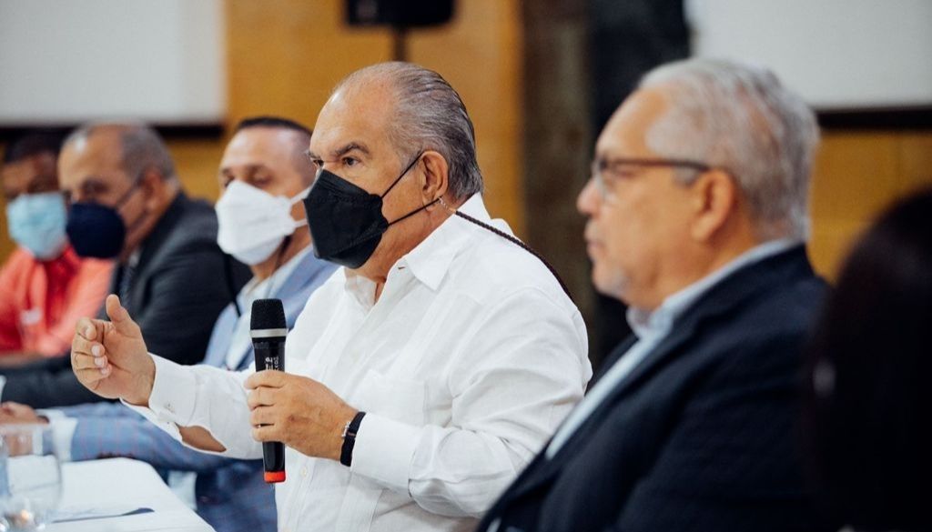 Buscan insertar sindicalistas en la seguridad social 