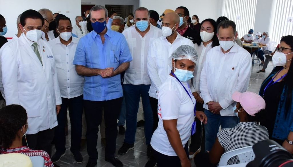 Autoridades inician vacunación de menores en María Trinidad Sánchez 