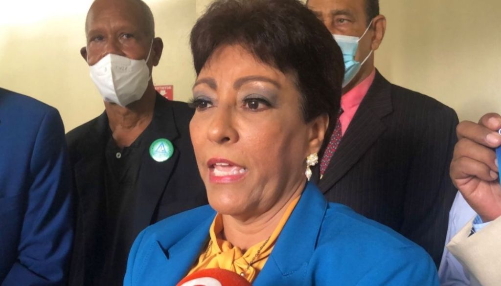 Doctora Amarilis Herrera presenta candidatura a presidencia CMD 