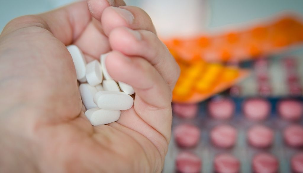 Ingesta de medicamentos podría afectar salud bucodental, según estudio 