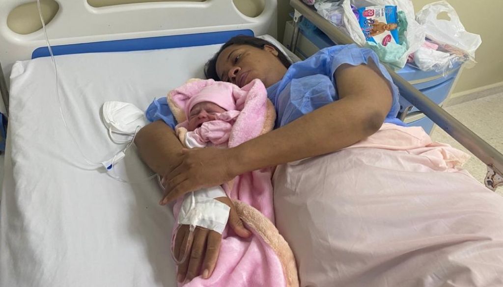 Nace bebé concebida vía in vitro en Maternidad la Altagracia 