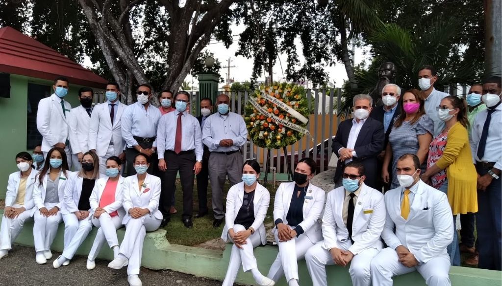 Colegio Médico rinde tributo al doctor Durán Bracho 