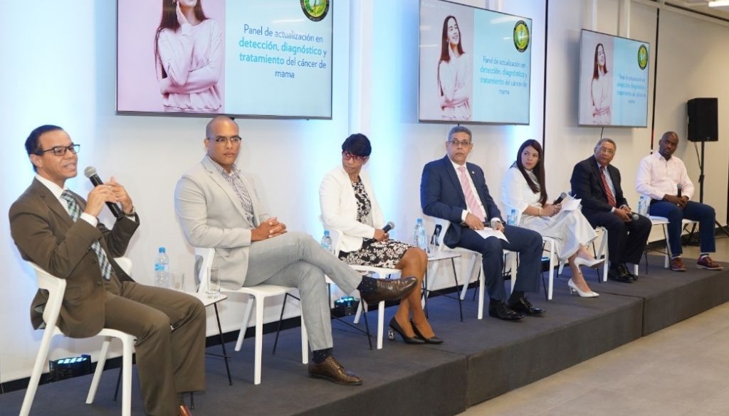 Humano y Academia de Medicina reúnen expertos para abordar cáncer de mama de forma multidisciplinaria 