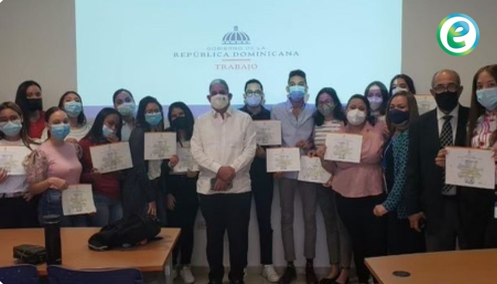 Estudiantes de medicina UNPHU celebran taller con el Ministerio de trabajo 