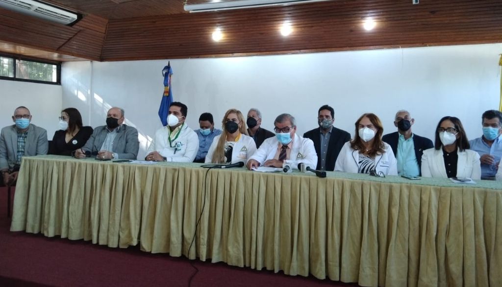 Médicos denuncian autoridades no dan respuesta a reclamo control pandemia 