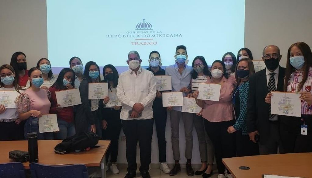 Estudiantes de Medicina UNPHU se capacitan en riesgos laborales 