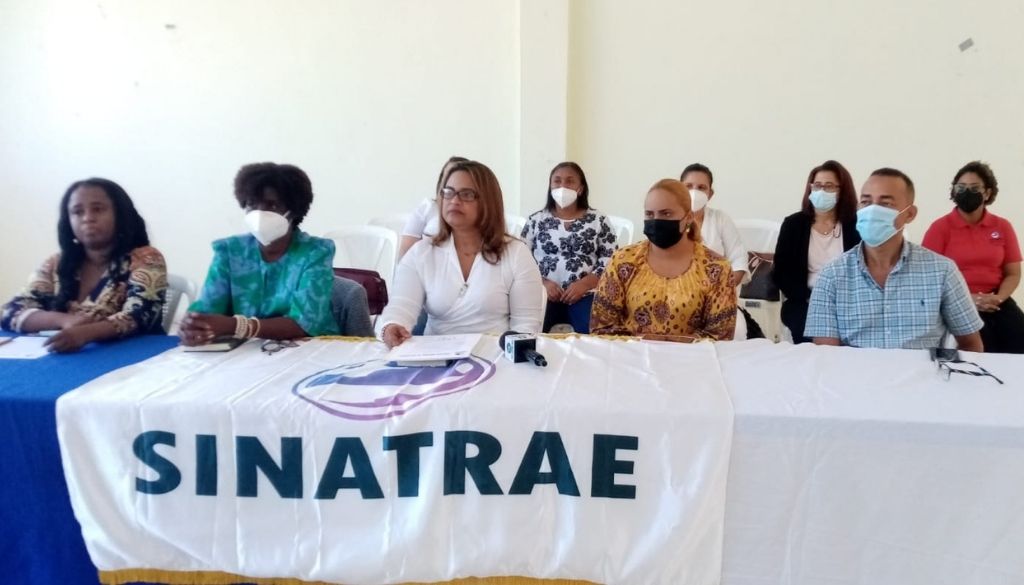 Demandan reposición personal enfermería despedido arbitrariamente 