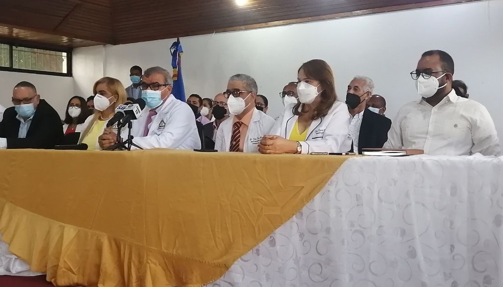 Médicos perderían más de la mitad aumento salarial con nuevos impuestos  (VIDEO) 