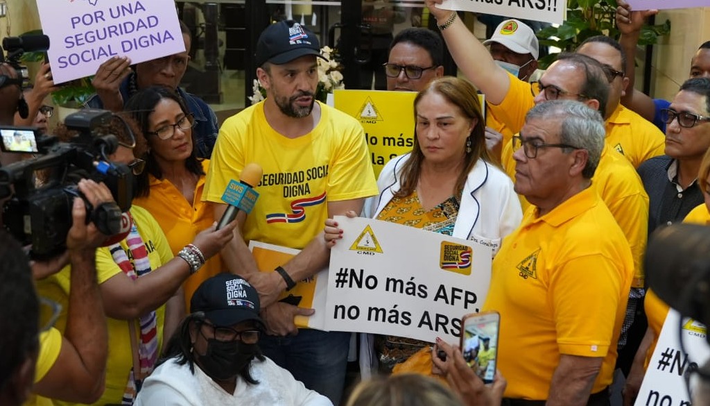 Entregan propuesta de reforma Seguridad Social al congreso 