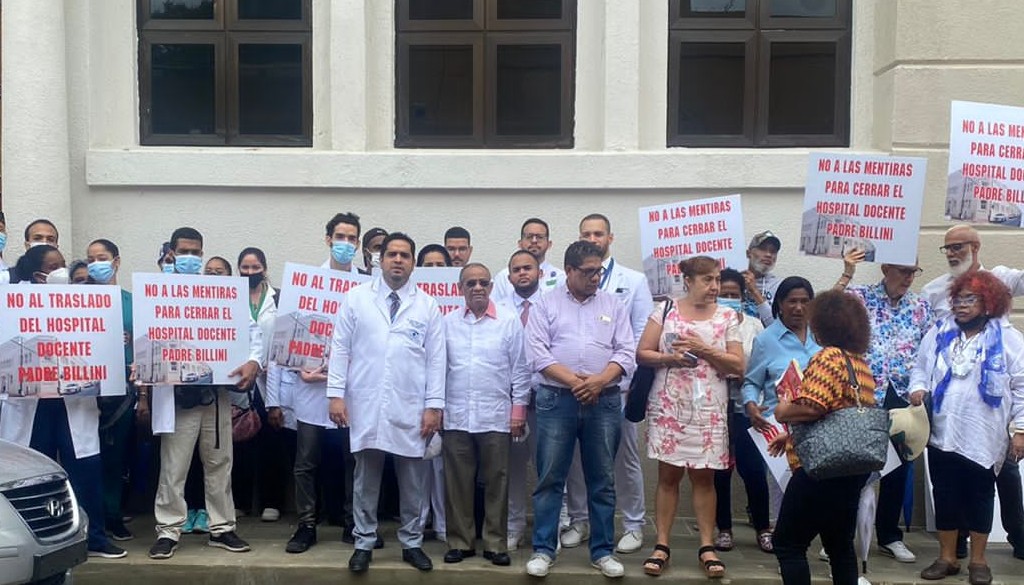Médicos rechazan se privatice  hospital 