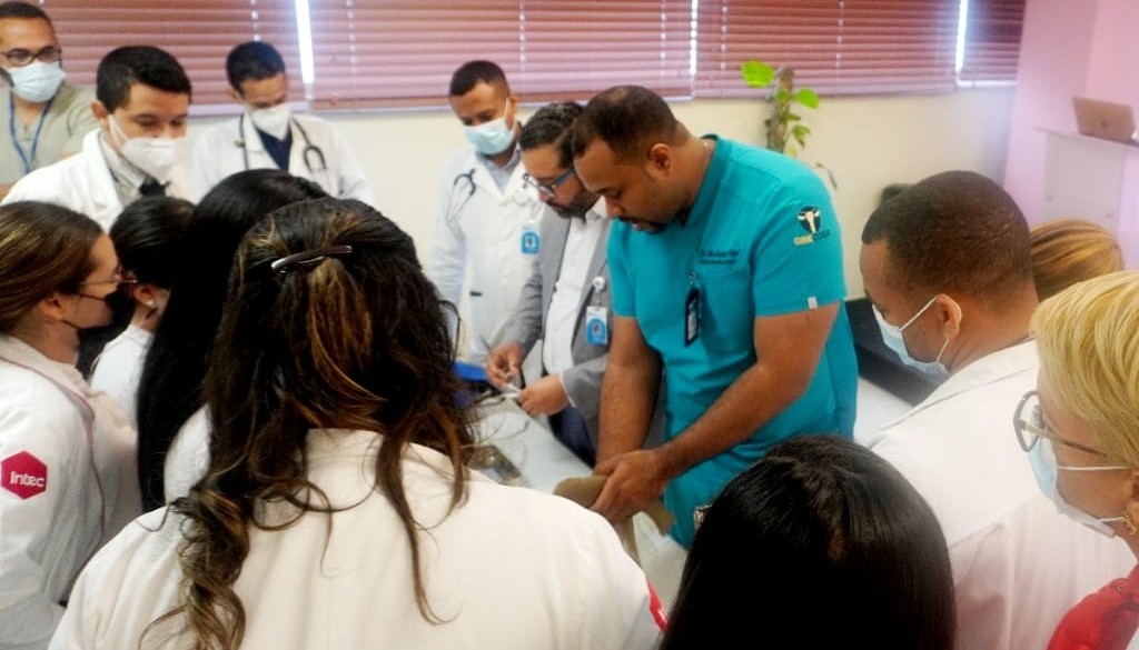 Capacitan personal sanitario en Código Rojo 