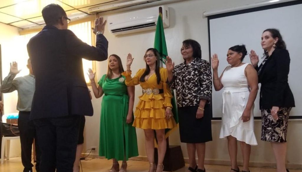 Juramentan directiva Sociedad Médicos Salubristas de Espaillat  