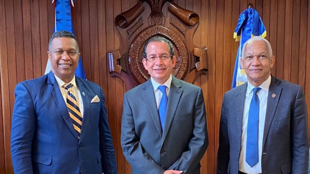 Académico y doctor dominicano lanza importante programas de becas 