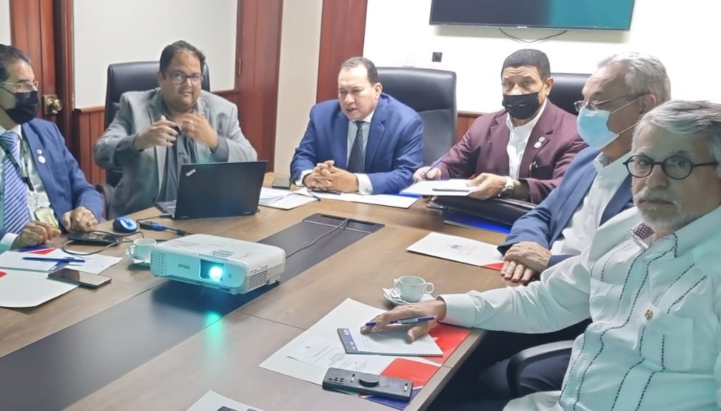 Facultades y autoridades dan seguimiento a proceso de comparabilidad 