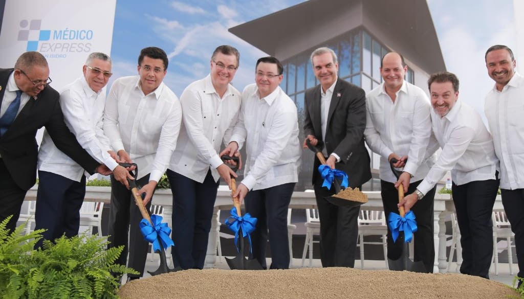 Presidente  da   primer palazo para construcción centro de salud 