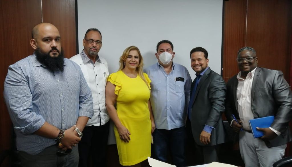 Suspenden llamado a paro de labores en hospitales Provincia Duarte 