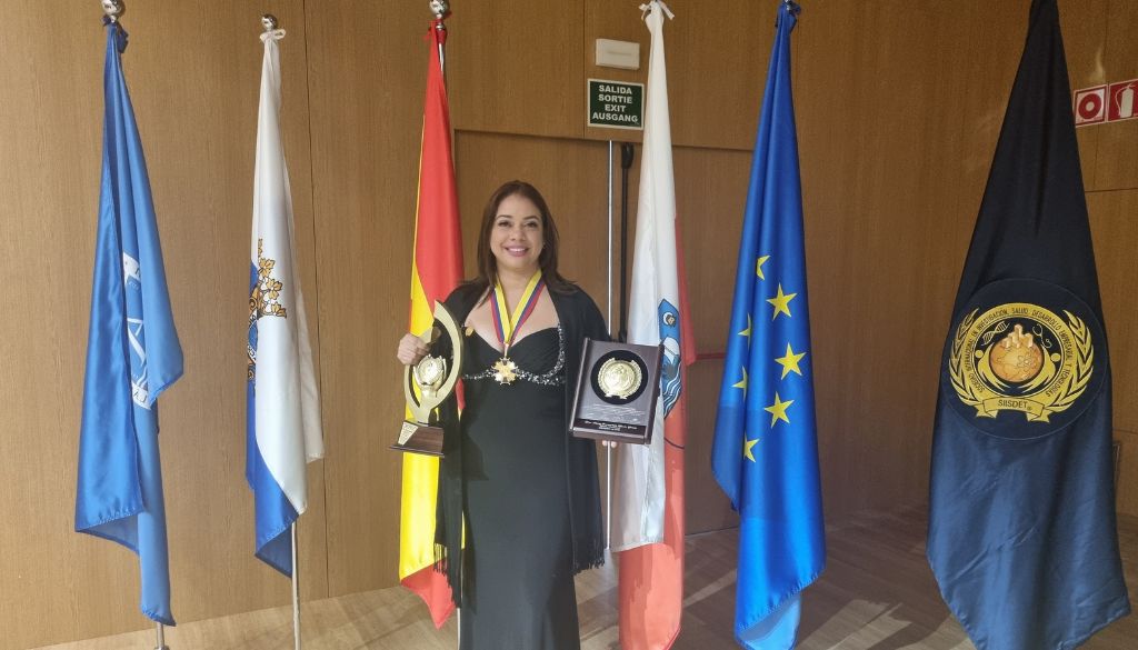 Reconocen en evento internacional doctora Fanny Tejada 