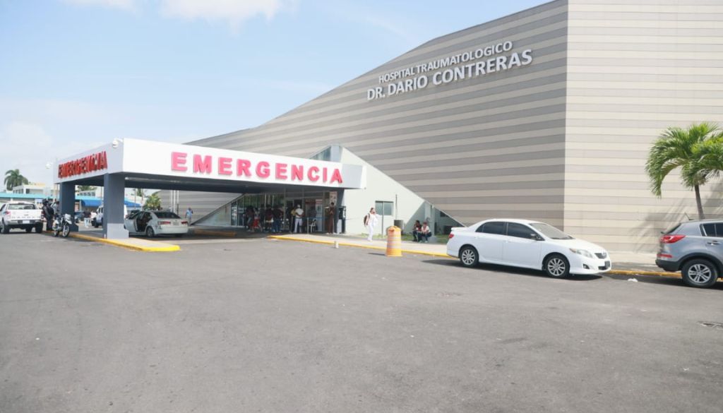 Sofocan incendio en hospital Darío Contreras 
